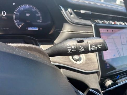Used 2024 Jeep Grand Cherokee Limited w/ Luxury Tech Group II AWD/4WD image 32