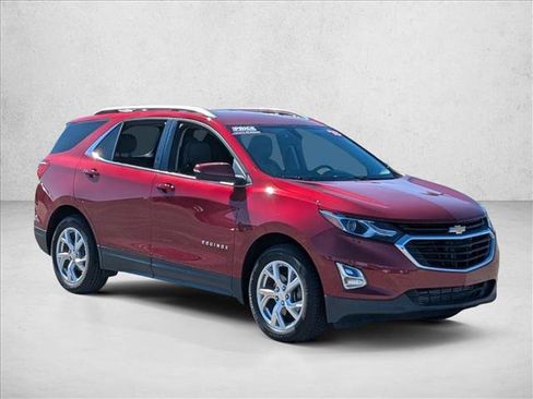 Used 2018 Chevrolet Equinox LT image 3