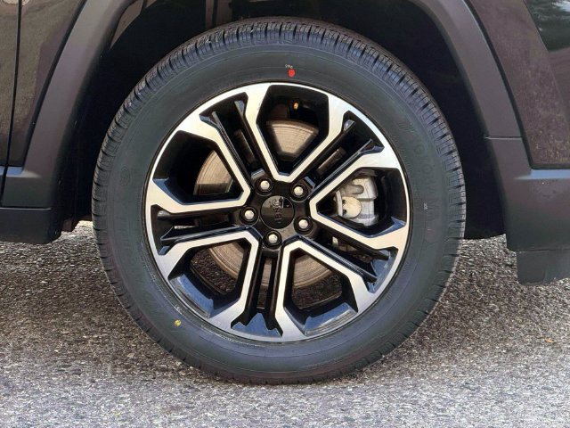Used 2023 Jeep Compass Limited AWD/4WD image 9
