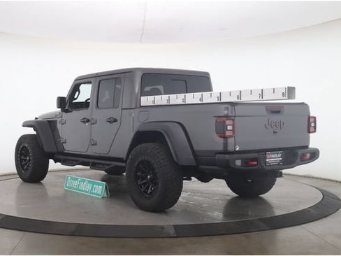 Used 2024 Jeep Gladiator Rubicon w/ Technology Group AWD/4WD image 8