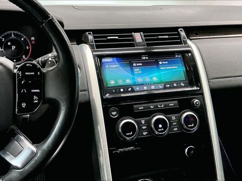 Used 2019 Land Rover Discovery HSE image 9