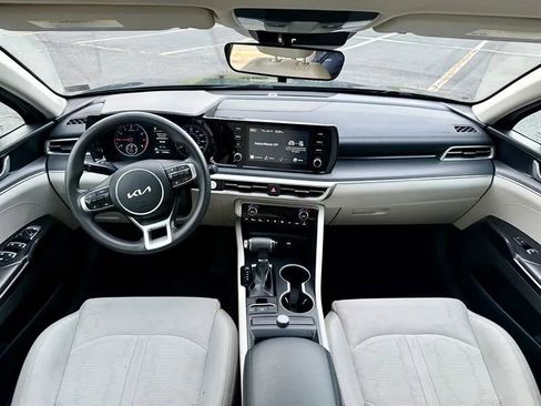 Used 2022 Kia K5 LXS image 11