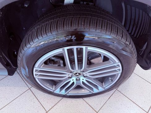 Used 2025 Mercedes-Benz GLS 450 4MATIC image 20