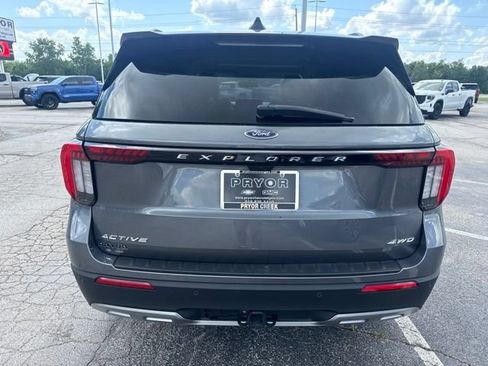 Used 2025 Ford Explorer Active w/ Active Comfort Package AWD/4WD image 3
