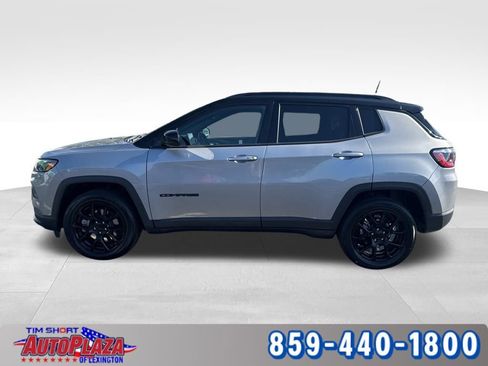 Used 2023 Jeep Compass Altitude image 2