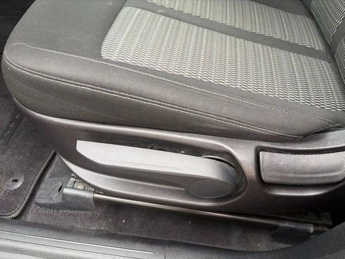 Used 2021 Kia Sorento LX FWD image 12