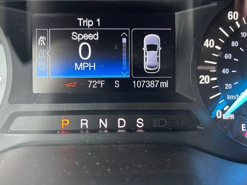 Used 2017 Ford Edge SE AWD/4WD image 16