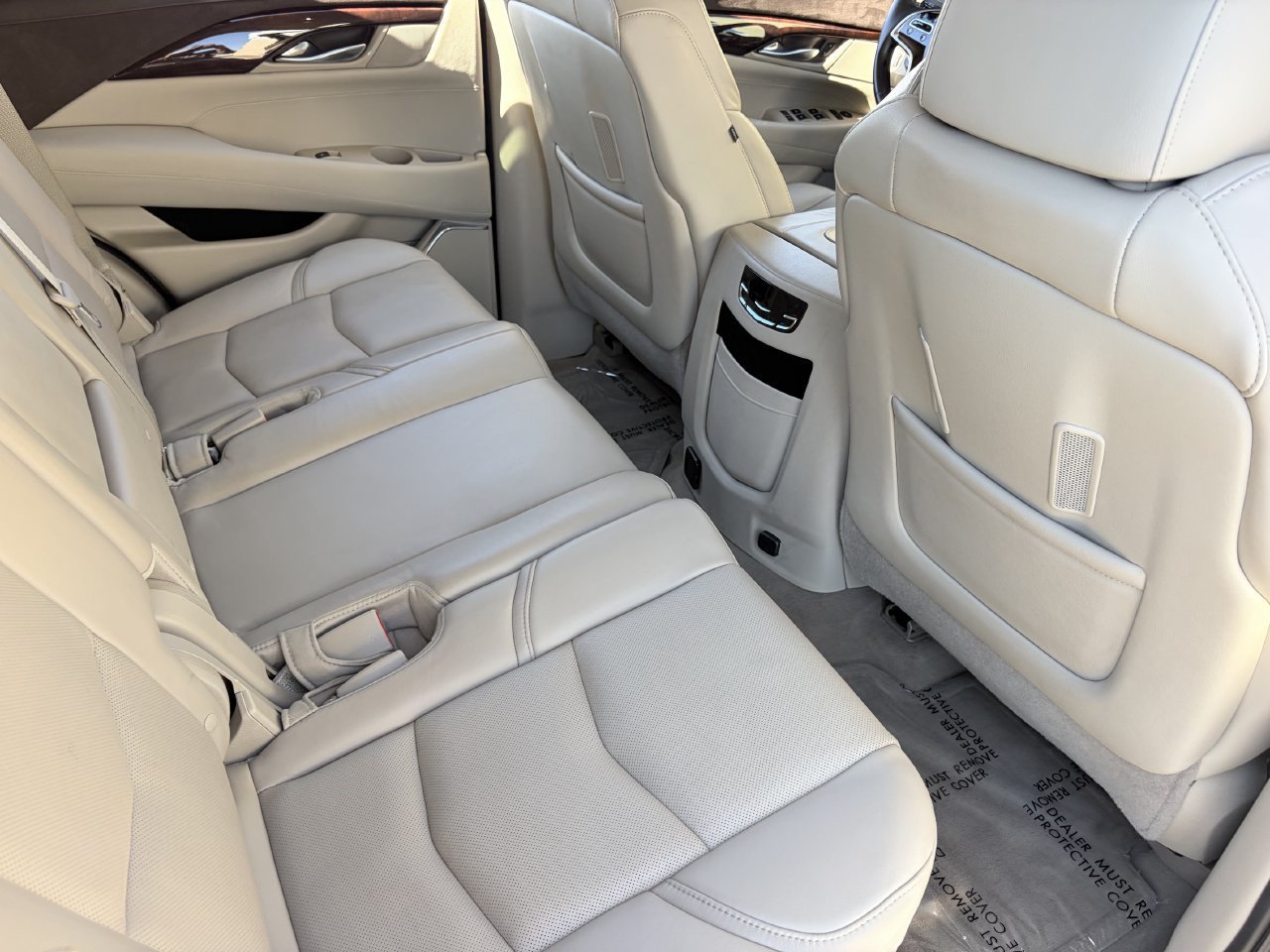 Used 2015 Cadillac Escalade Luxury RWD image 14