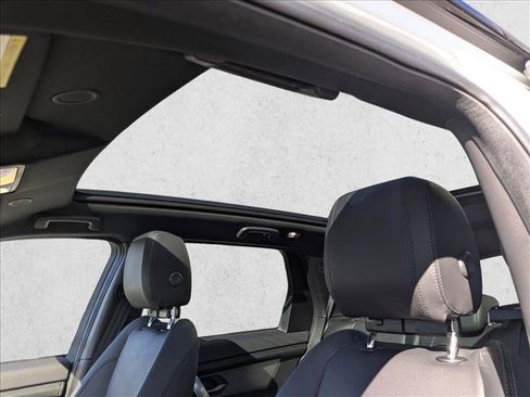 Used 2024 Land Rover Discovery Sport Dynamic SE image 16