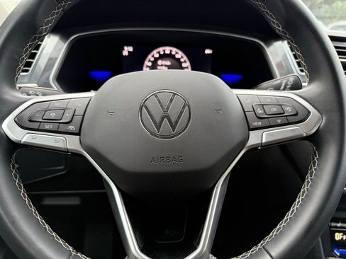 Used 2023 Volkswagen Tiguan SE image 18