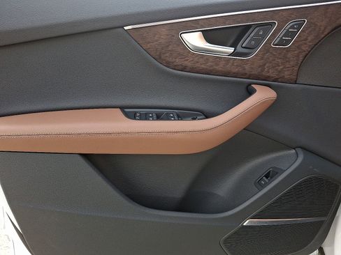 Used 2025 Audi Q7 3.0T Premium Plus image 12