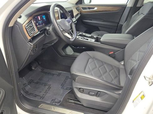 Used 2024 Volkswagen Atlas SE image 27