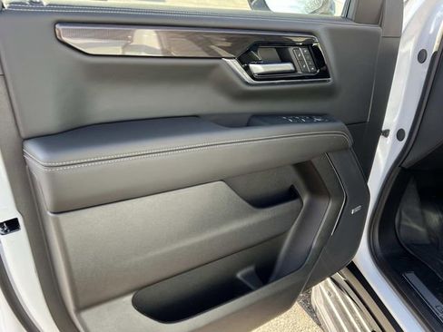 New 2026 GMC Yukon Elevation w/ Elevation Premium Package image 17