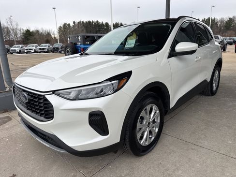 Certified 2023 Ford Escape Active w/ Tech Pack #2 image 3