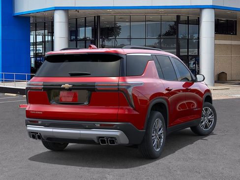 New 2026 Chevrolet Traverse LT w/ Driver Confidence Package image 4