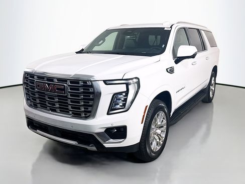 Used 2025 GMC Yukon XL Denali AWD/4WD image 4