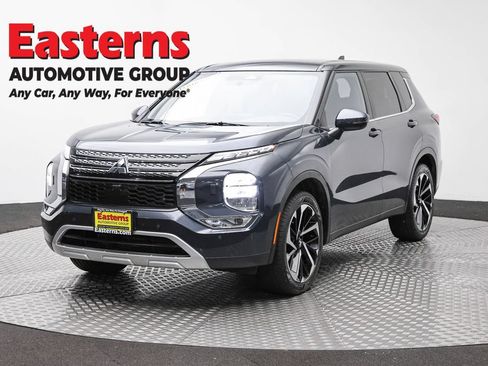 Used 2024 Mitsubishi Outlander SE AWD/4WD image 1