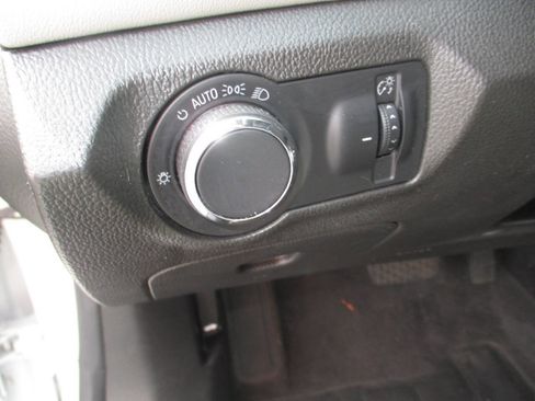Used 2013 Chevrolet Cruze LS FWD image 14