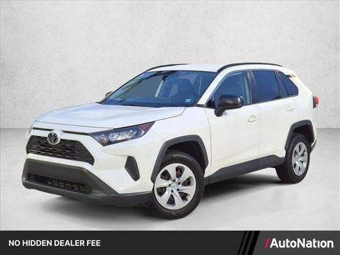 Used 2020 Toyota RAV4 LE FWD image 1