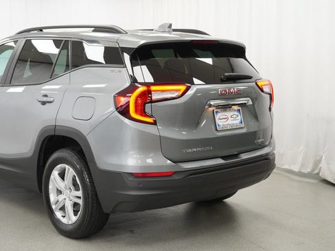 Used 2024 GMC Terrain SLE w/ Driver Convenience Package AWD/4WD image 38
