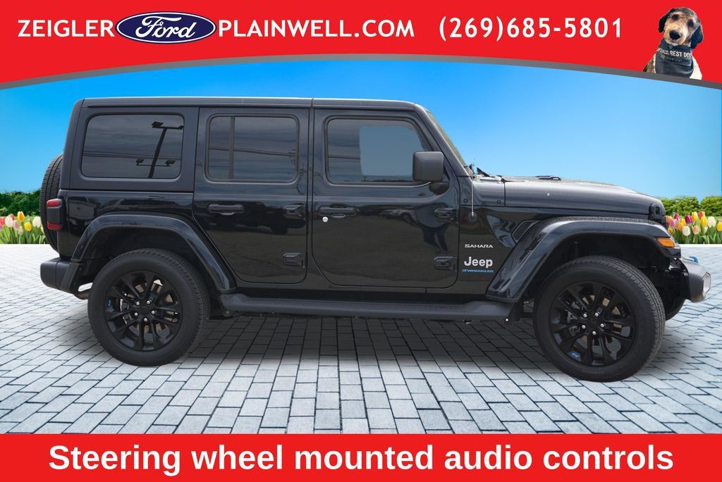 Used 2023 Jeep Wrangler Unlimited Sahara w/ Cold Weather Group AWD/4WD image 6