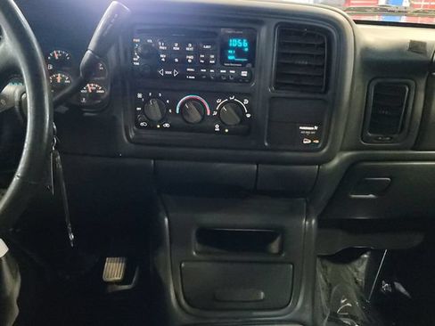 Used 2000 Chevrolet Silverado 2500 LS RWD image 31