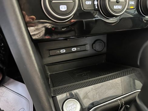 Used 2024 Volkswagen Taos SE w/ MDO Package image 14