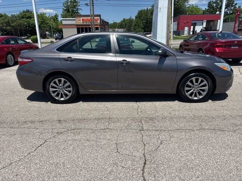 Used 2016 Toyota Camry XLE FWD image 3