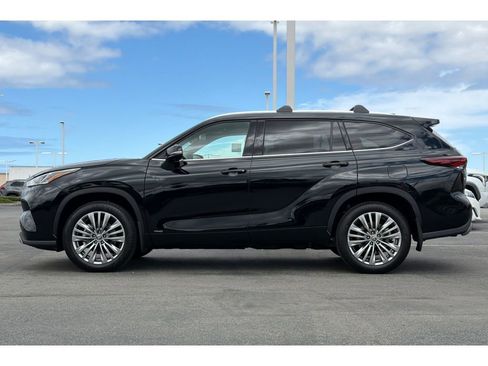New 2026 Toyota Highlander Platinum AWD/4WD image 7