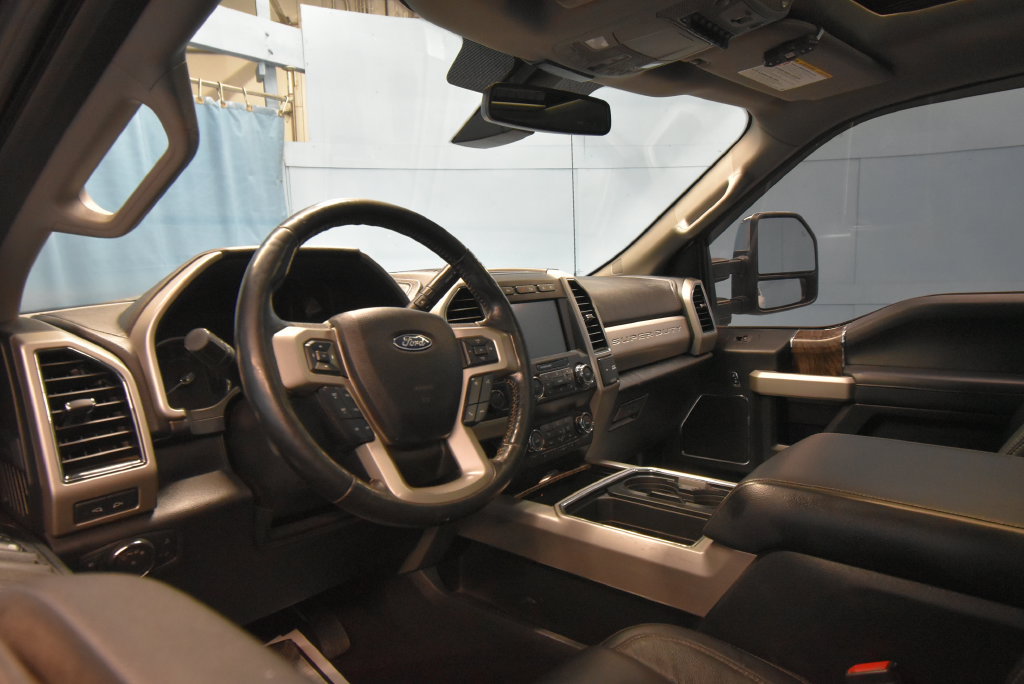 Used 2019 Ford F250 Lariat w/ Lariat Ultimate Package AWD/4WD image 2