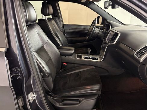 Used 2015 Jeep Grand Cherokee Altitude image 39