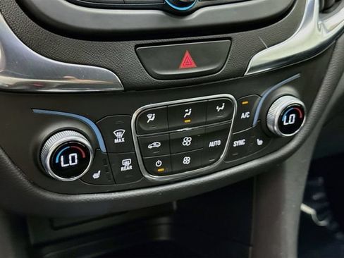 Used 2021 Chevrolet Equinox LT FWD image 15