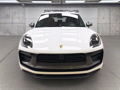 Certified 2025 Porsche Macan Turbo AWD/4WD image 6