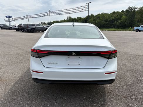 Used 2024 Honda Accord EX image 4