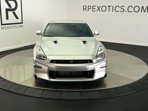 Used 2024 Nissan GT-R Premium w/ Floor Mat Package AWD/4WD image 20