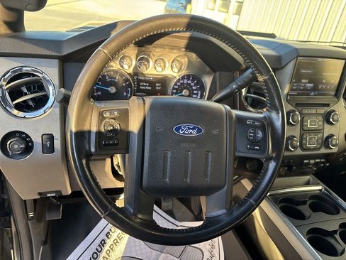 Used 2013 Ford F250 Lariat w/ Chrome Pkg image 18