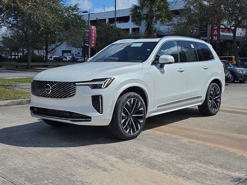 New 2026 Volvo XC90 T8 Plus w/ Protection Package Premier AWD/4WD image 3