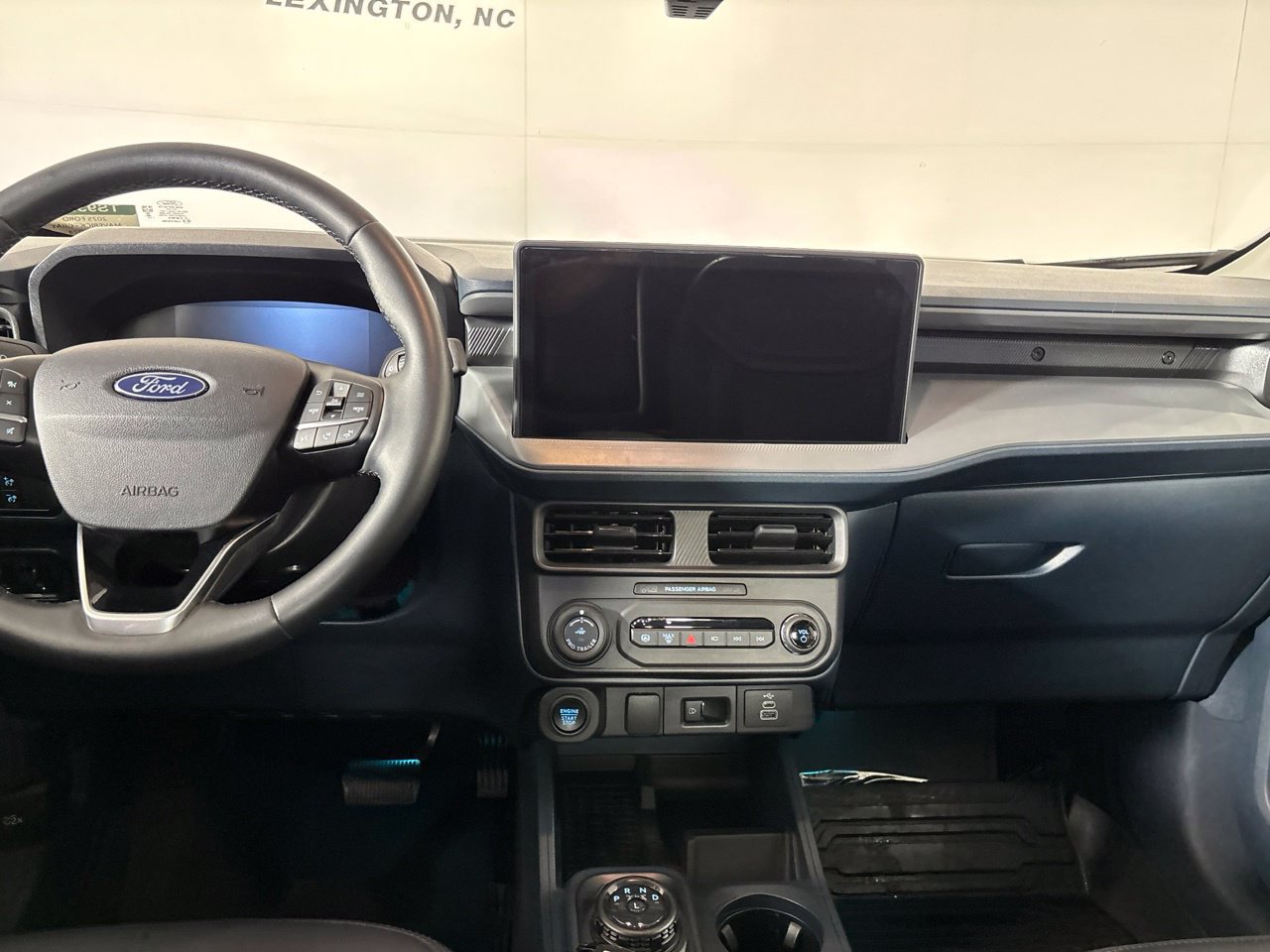 Used 2025 Ford Maverick Lariat w/ Black Appearance Package AWD/4WD image 24