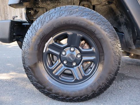 Used 2017 Jeep Wrangler Unlimited Sport w/ Max Tow Package AWD/4WD image 42