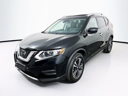 Used 2019 Nissan Rogue SV w/ Sun & Sound Touring Package image 3