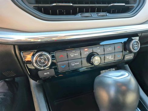 Used 2024 Jeep Compass Limited image 24