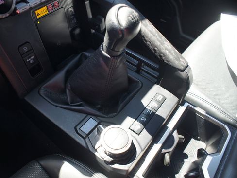 Used 2024 Toyota Tacoma TRD Off-Road w/ TRD Off Road Premium Package AWD/4WD image 12
