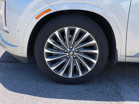 Used 2025 Hyundai Palisade Calligraphy FWD image 6