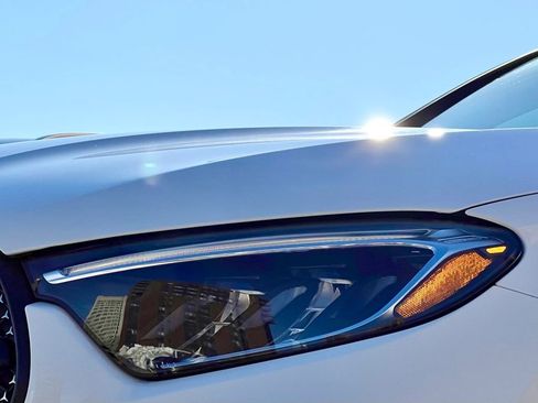 Certified 2024 Mercedes-Benz GLC 300 4MATIC image 9