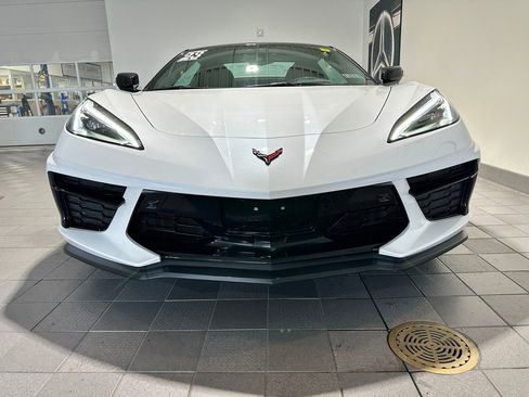 Used 2023 Chevrolet Corvette Stingray Premium Conv w/ Z51 Performance Package RWD image 2