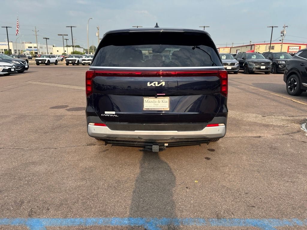 Used 2025 Kia Carnival FWD image 6