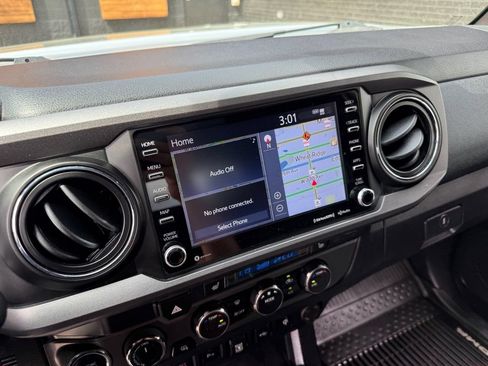 Used 2020 Toyota Tacoma TRD Off-Road w/ Technology Package AWD/4WD image 35