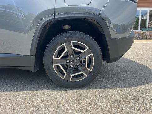 New 2026 Jeep Cherokee Limited AWD/4WD image 9