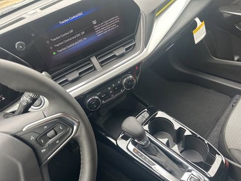 New 2026 Chevrolet Trax LT w/ LT Convenience Package image 20