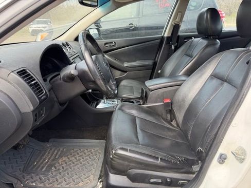 Used 2012 Nissan Altima 2.5 SL w/ Technology Pkg image 11